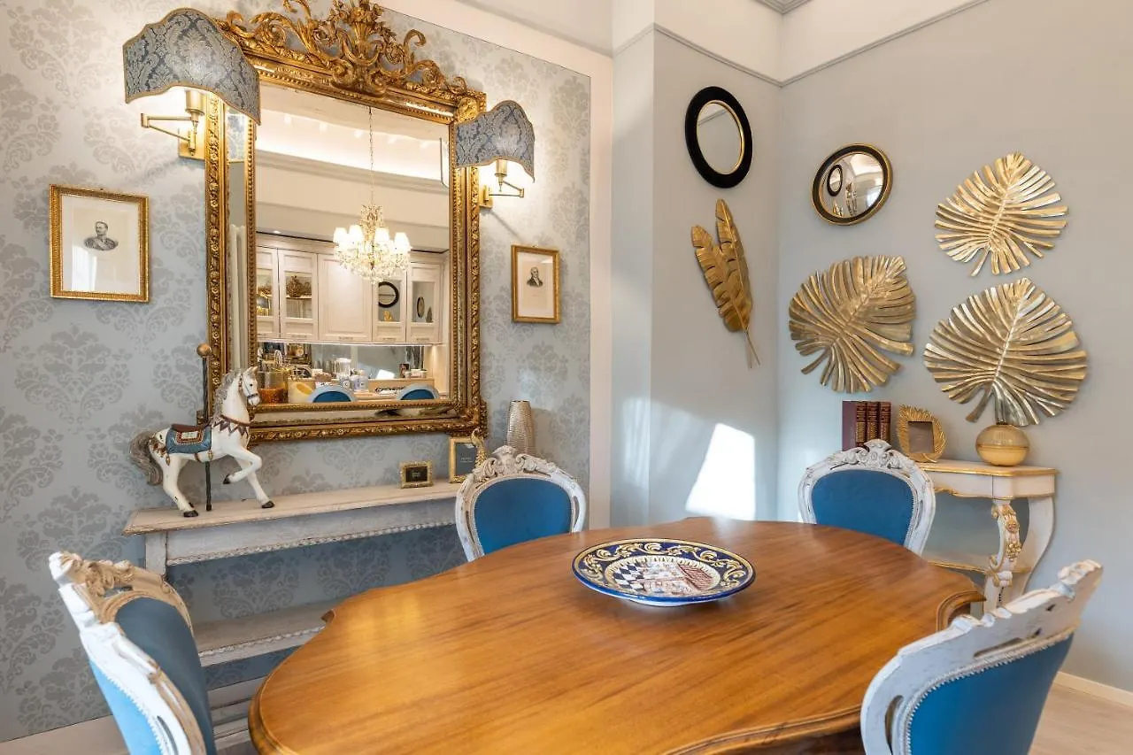 アパート カスティリオーン・フィオレンティーノResidenza Di Lucia, Splendido Attico Di Pregio Con Terrazza In Centro Cittaアパートメント