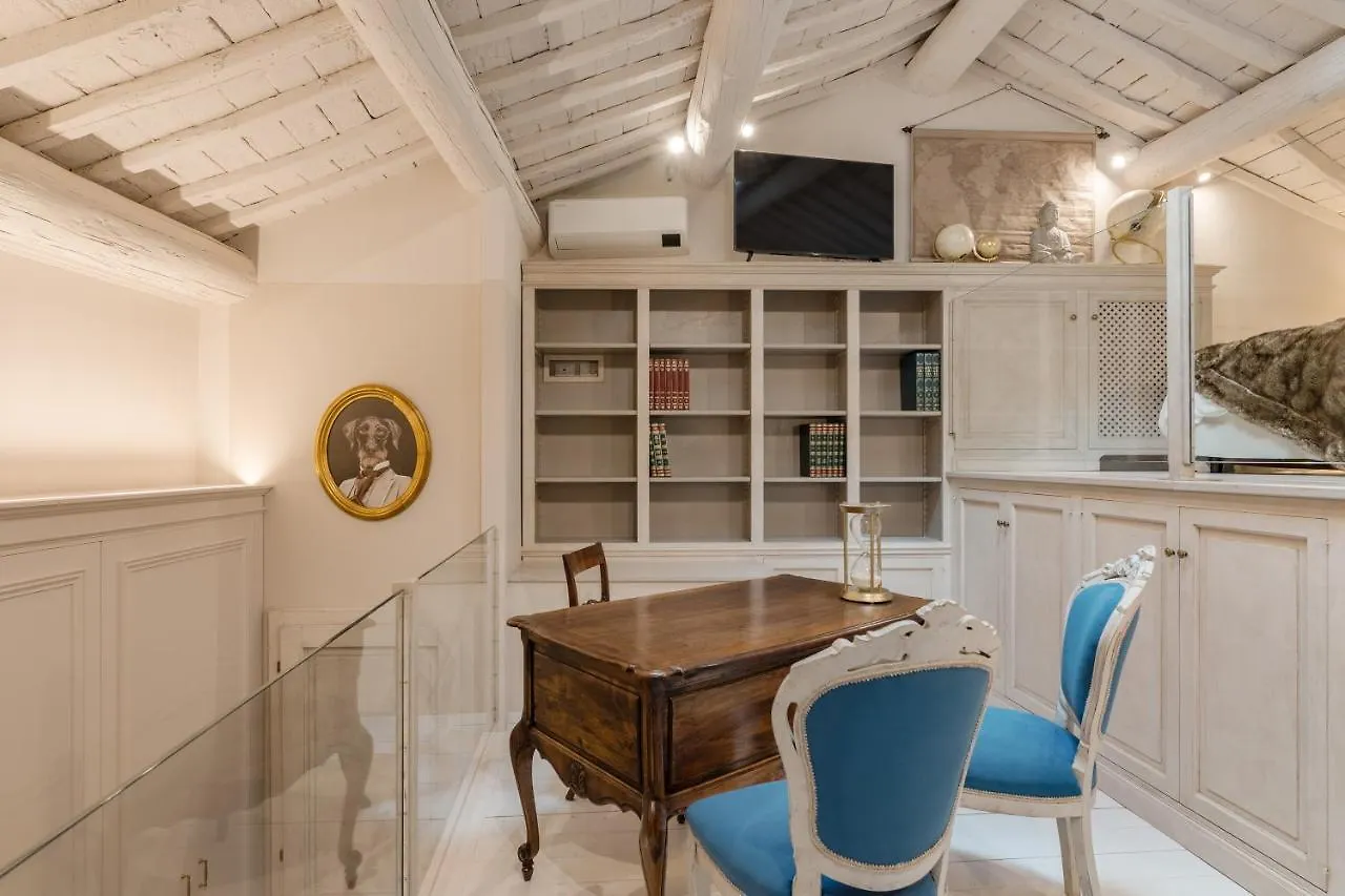 アパート カスティリオーン・フィオレンティーノResidenza Di Lucia, Splendido Attico Di Pregio Con Terrazza In Centro Cittaアパートメント