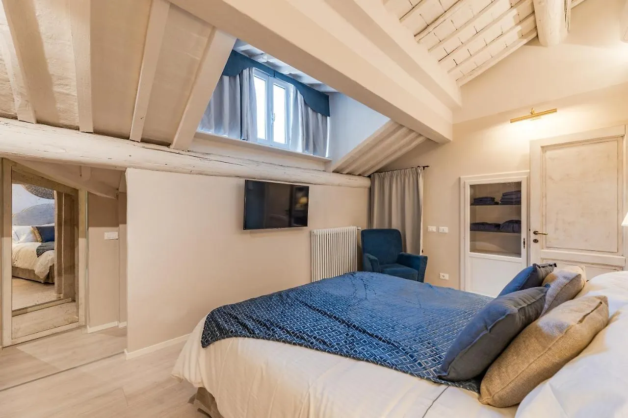 カスティリオーン・フィオレンティーノResidenza Di Lucia, Splendido Attico Di Pregio Con Terrazza In Centro Cittaアパートメント カスティリオーン・フィオレンティーノ