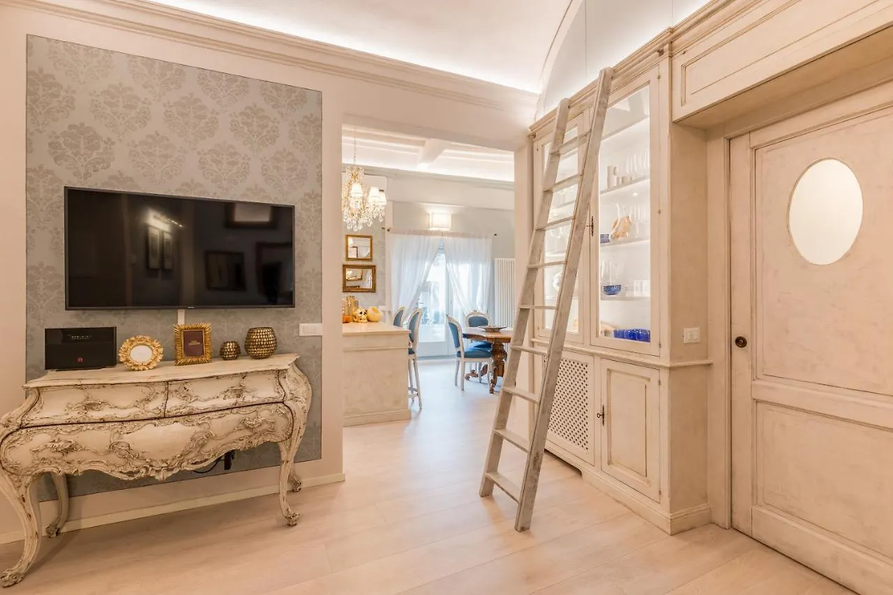 カスティリオーン・フィオレンティーノResidenza Di Lucia, Splendido Attico Di Pregio Con Terrazza In Centro Cittaアパートメント アパート
